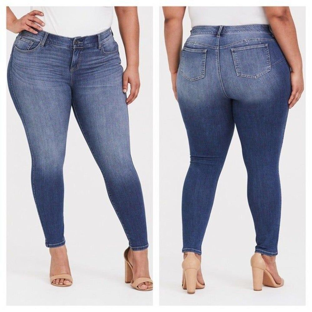 Torrid Bombshell Skinny Jean - Premium Stretch Light Wash